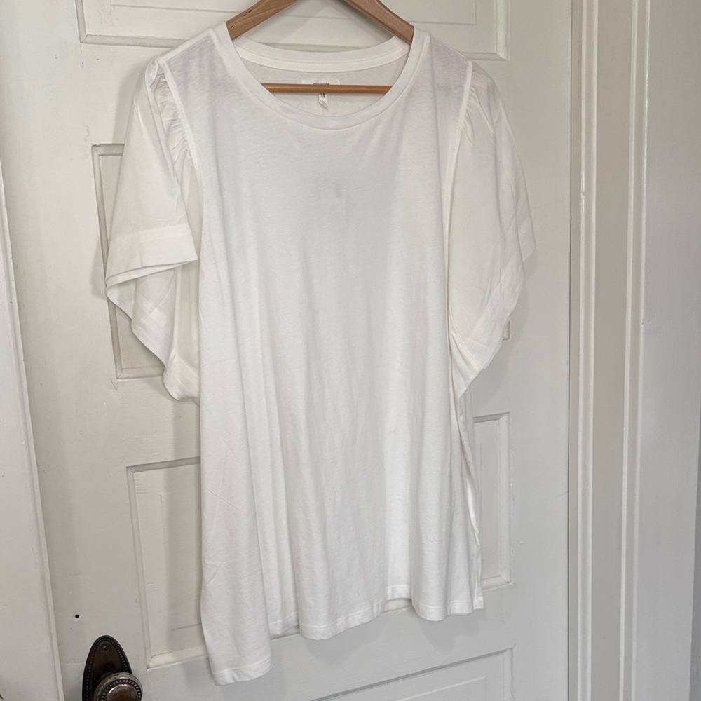 Maurices - New Women's White Tee Top with butterfly sleeves - size 3X